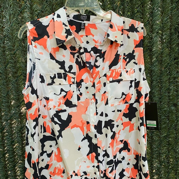 Tank Button Up Blouse - Picture 3 of 6